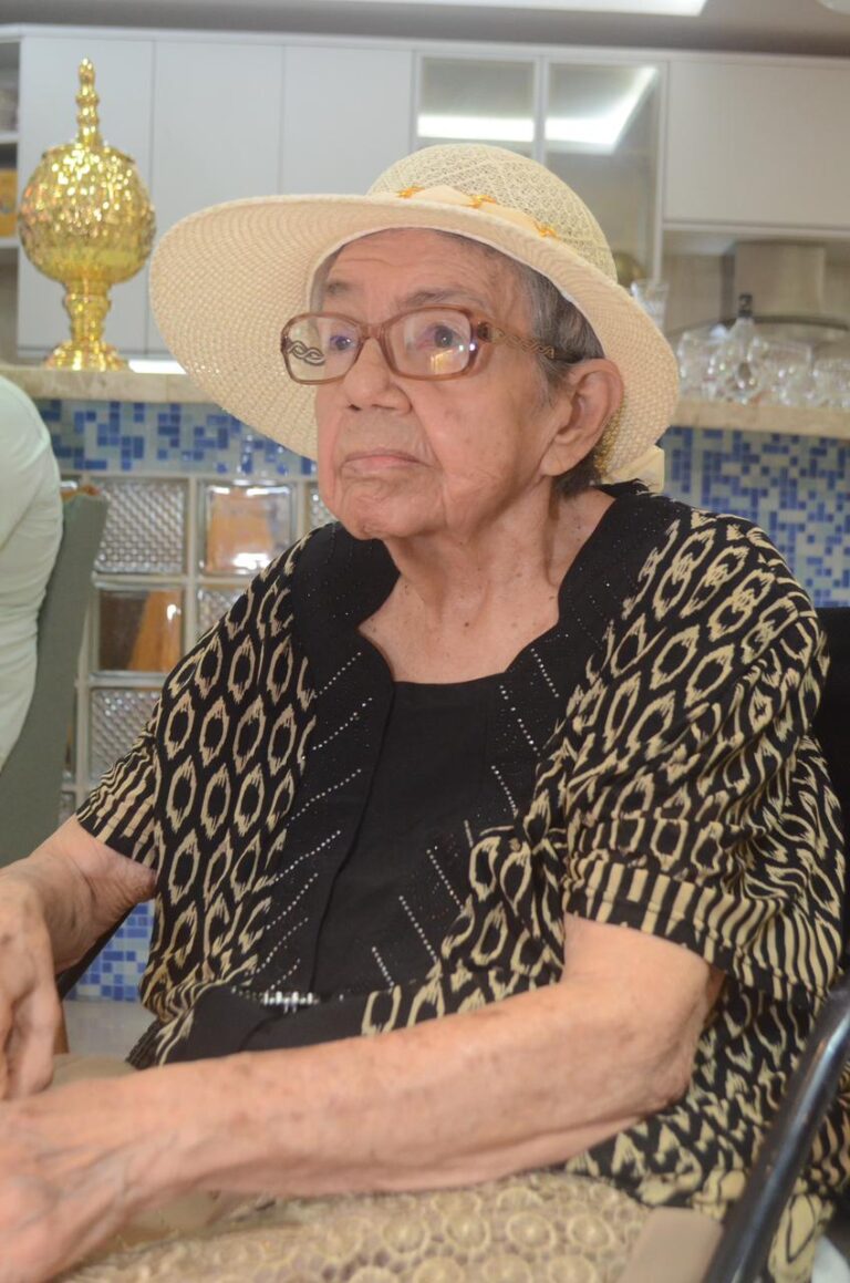 Cruzeiro do Sul se despede da professora Maria Lima de Souza, a “Dona Mariquinha” Cruzeiro do Sul se despede da professora Maria Lima de Souza, a “Dona Mariquinha”