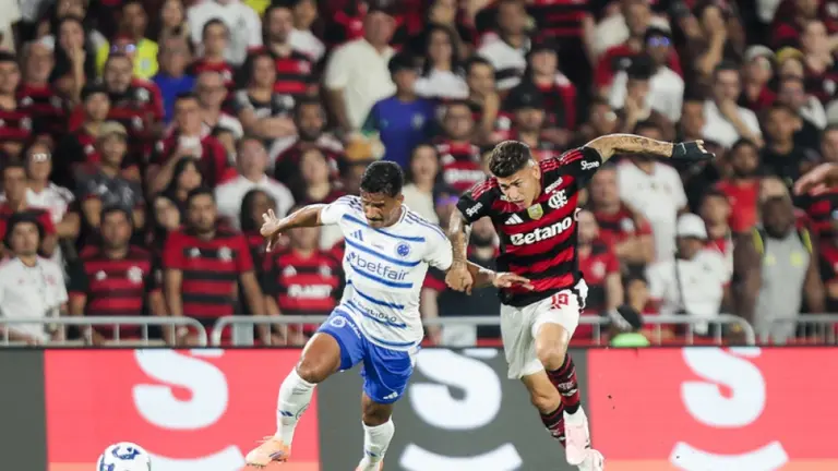 Flamengo e Cruzeiro empatam no Maracanã e mantêm disputa aberta pelo Brasileirão