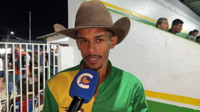 Júnior Moura é o grande campeão do rodeio na 9ª edição do Festival da Banana