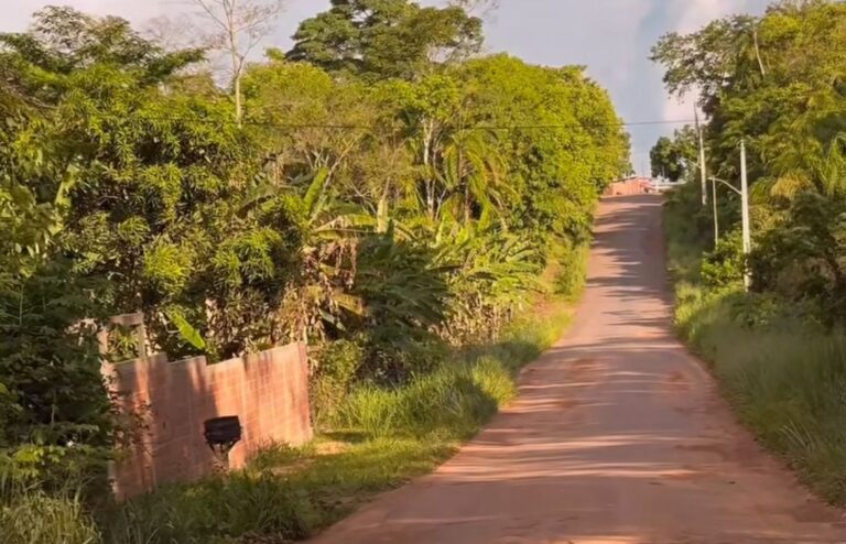 Mulher de 34 anos morre ao bater em buraco enquanto pilotava motocicleta em ramal