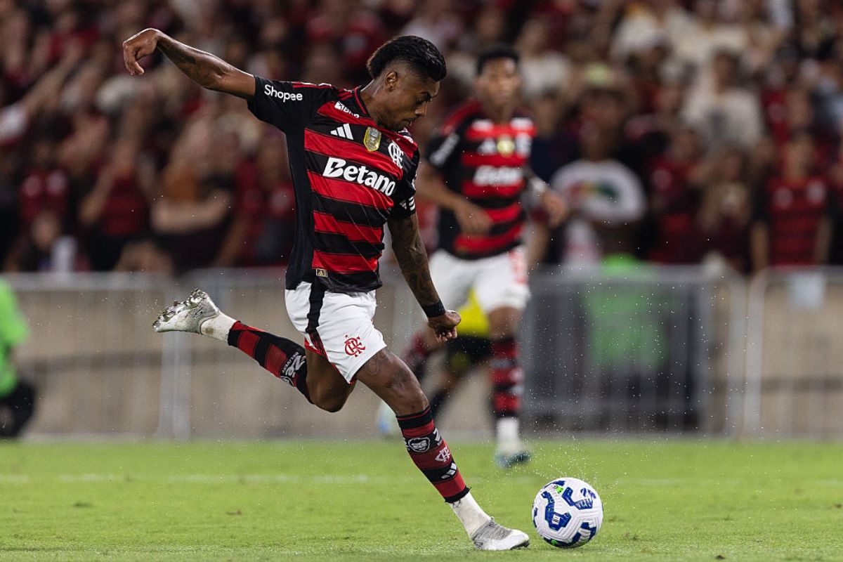 flamengo-atropela-sport-por-3-x-0-e-assume-a-lideranca-do-brasileirao