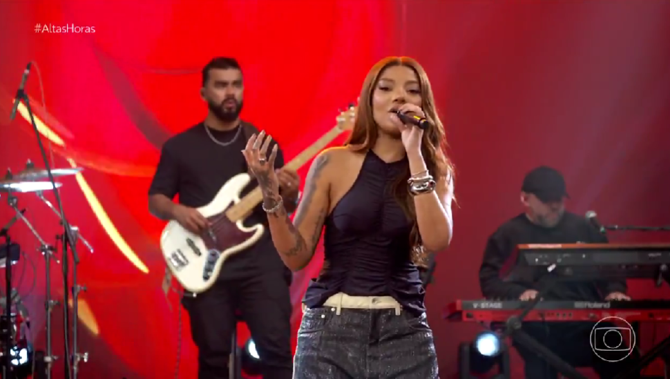 Ludmilla abre o coração no “Altas Horas” e fala sobre música dedicada à esposa e filha