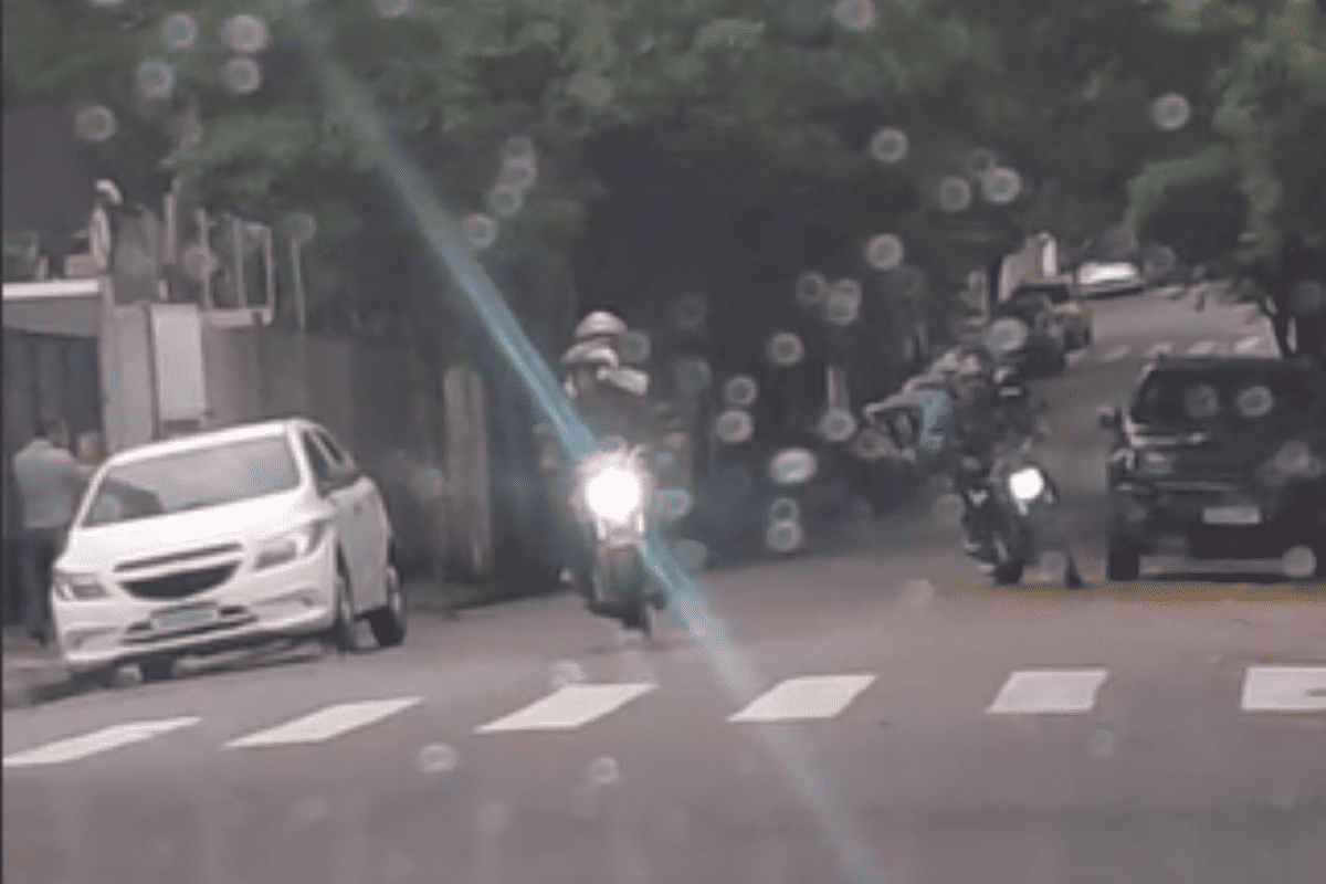 imagens-mostram-assalto-ocorrido-antes-de-tiroteio-em-avenida-de-sp