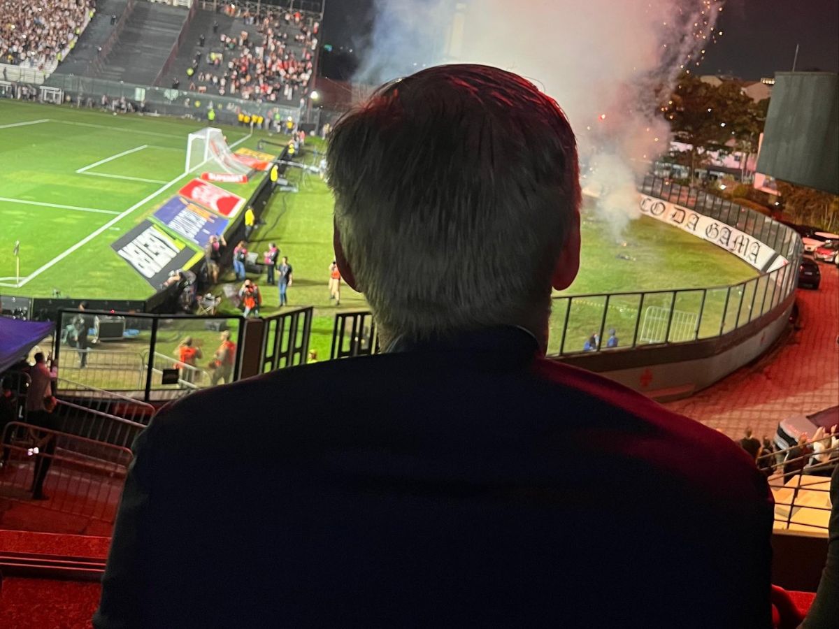 Ancelotti observa jogadores em São Januário antes de convocar Seleção nesta segunda (3/11)