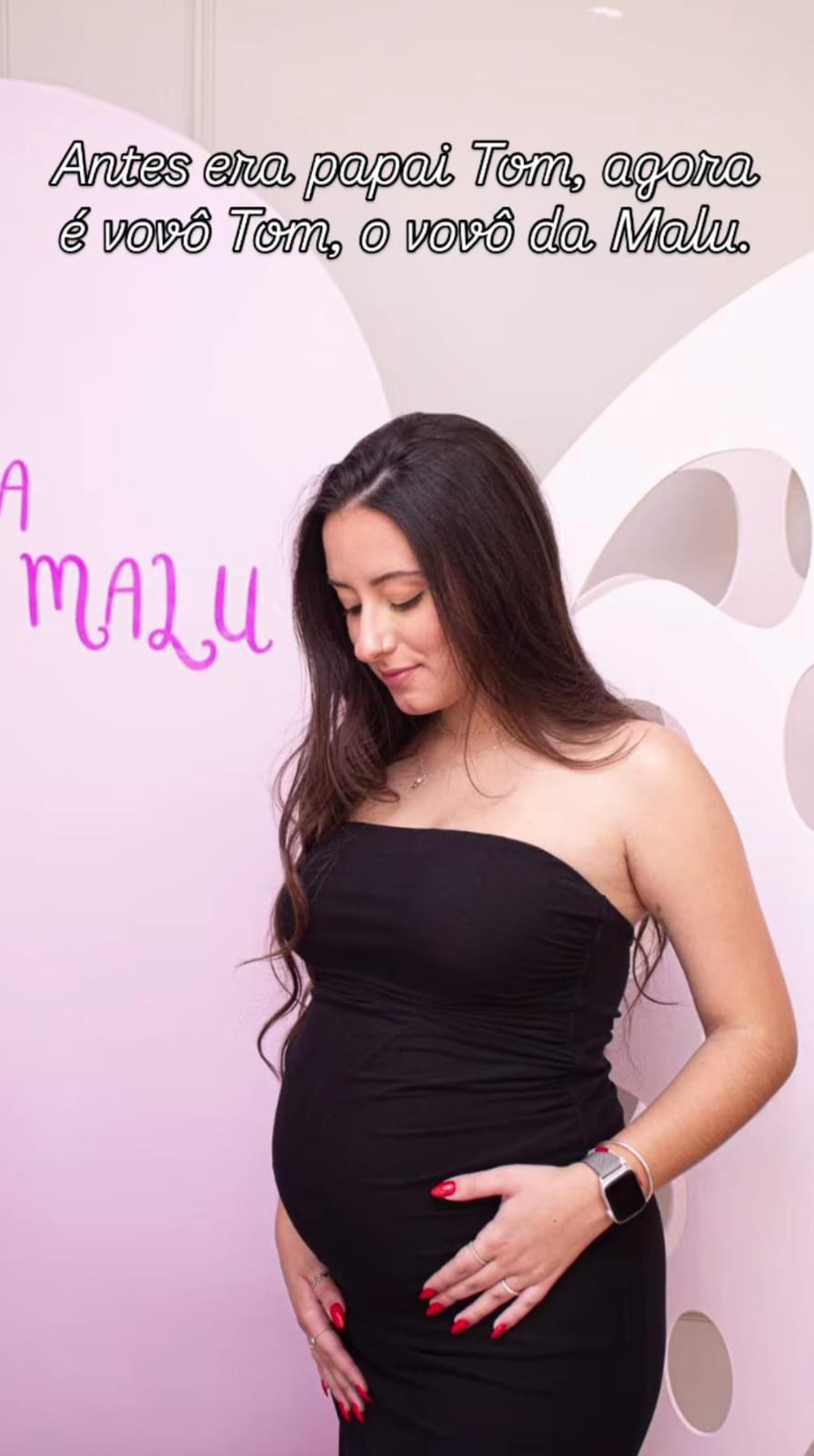 Ex de Tom Veiga celebra gravidez da filha do intérprete do Louro José: “Vovô Tom”