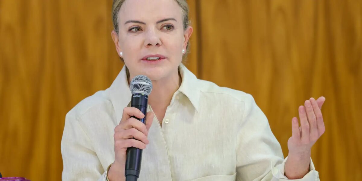 gleisi-divulga-apoio-a-presidenta-do-mexico,-alvo-de-assedio