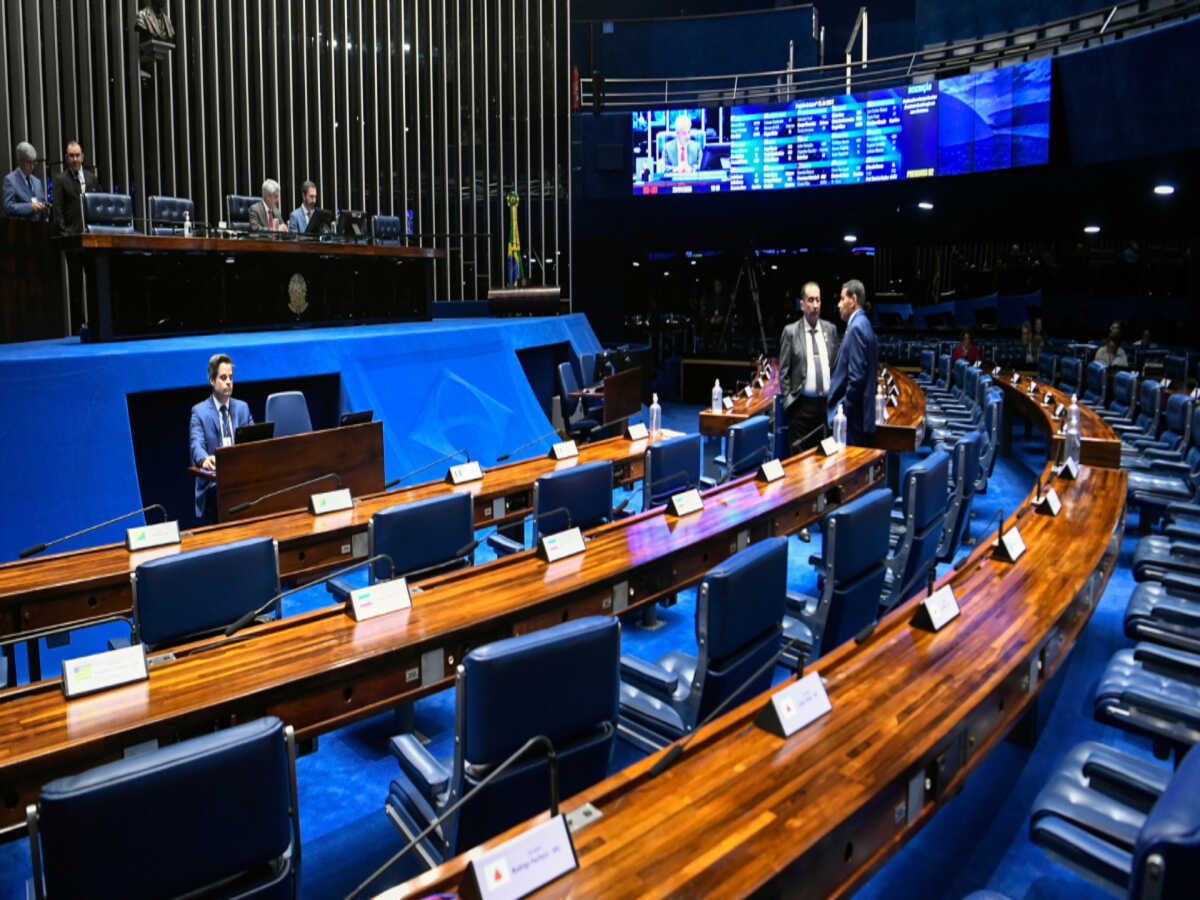 senado-aprova-isencao-completa-do-ir-para-quem-ganha-ate-r$-5-mil-por-mes