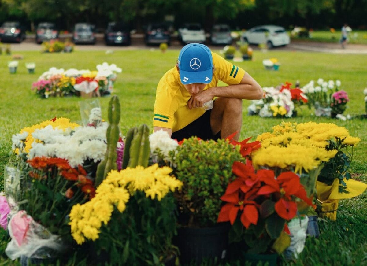 kimi-antonelli-homenageia-ayrton-senna-antes-de-prova-em-sp;-confira