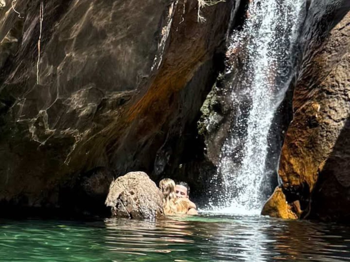 matheus-vargas-troca-morena-por-loira-e-vive-romance-agitado-na-fazenda-talisma