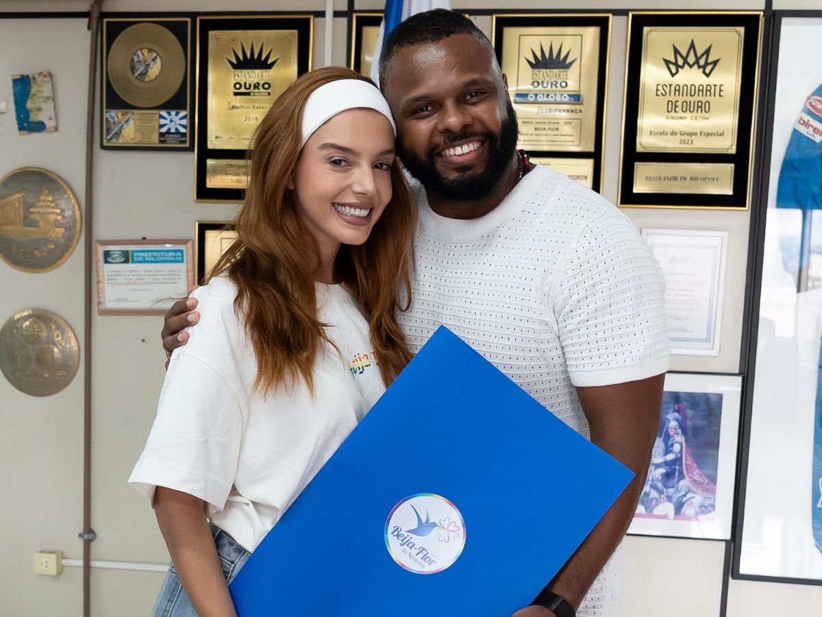 beija-flor-recebe-giovanna-lancellotti-para-provar-fantasia-do-carnaval-2026