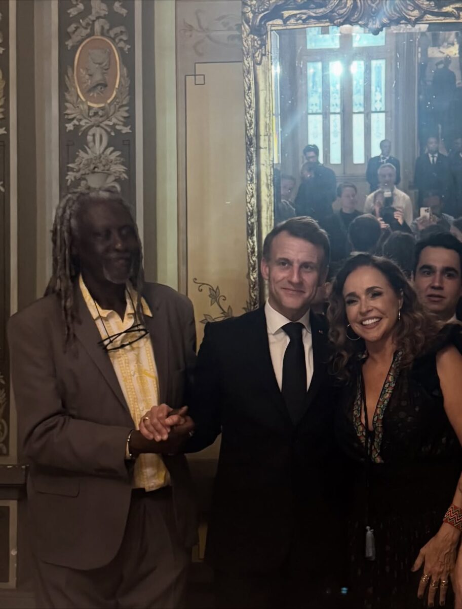 daniela-mercury-mostra-encontro-com-macron-e-detalha-conversa-com-o-presidente-frances