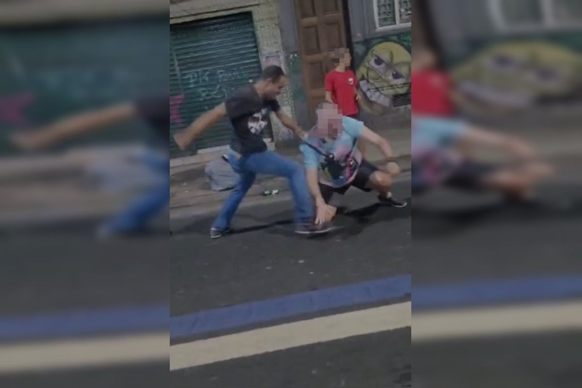 ladrao-espanca-turista-para-roubar-pochete-com-dinheiro.-veja-video