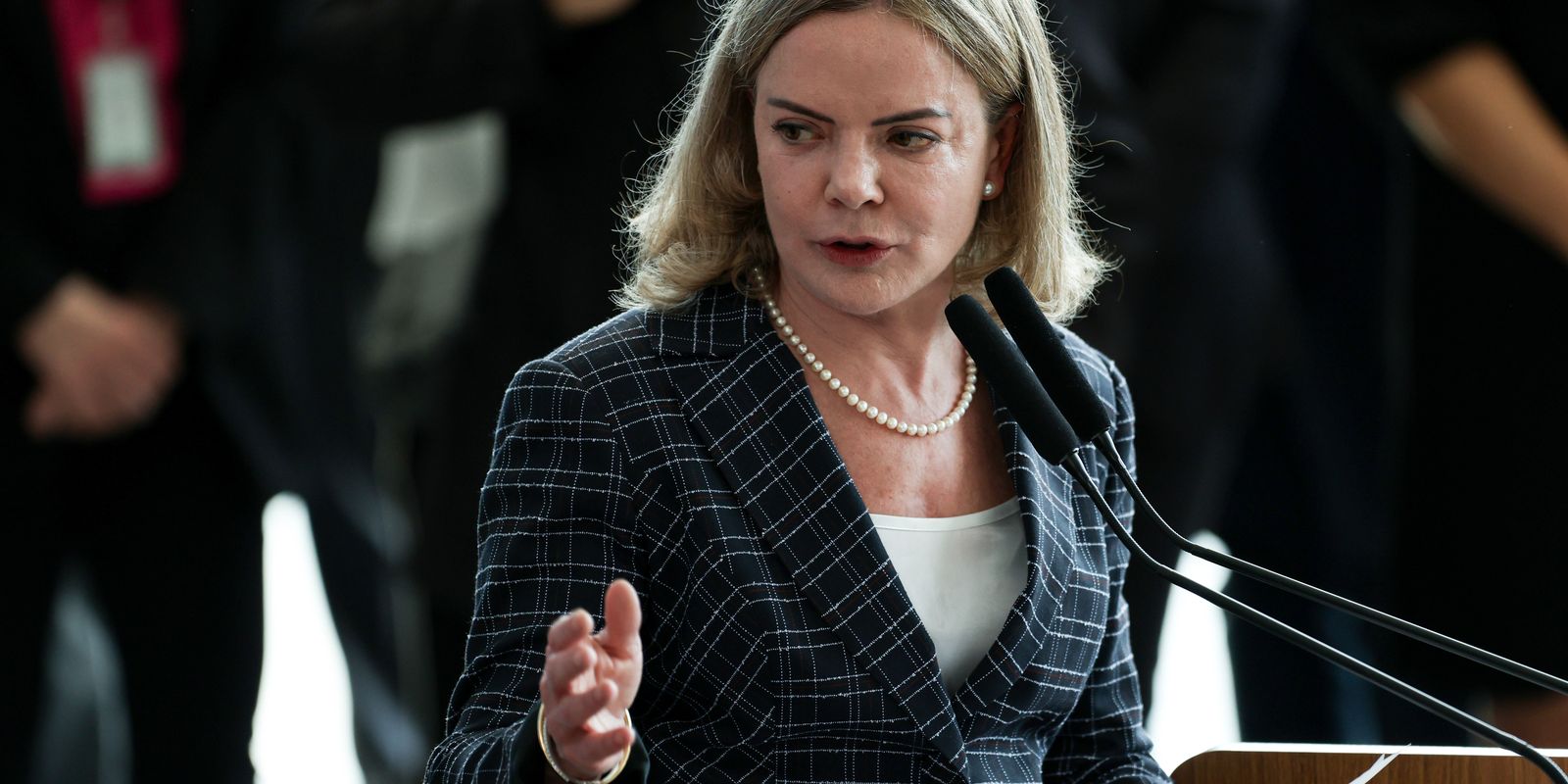 Derrite como relator do PL Antifacção contamina debate, diz Gleisi