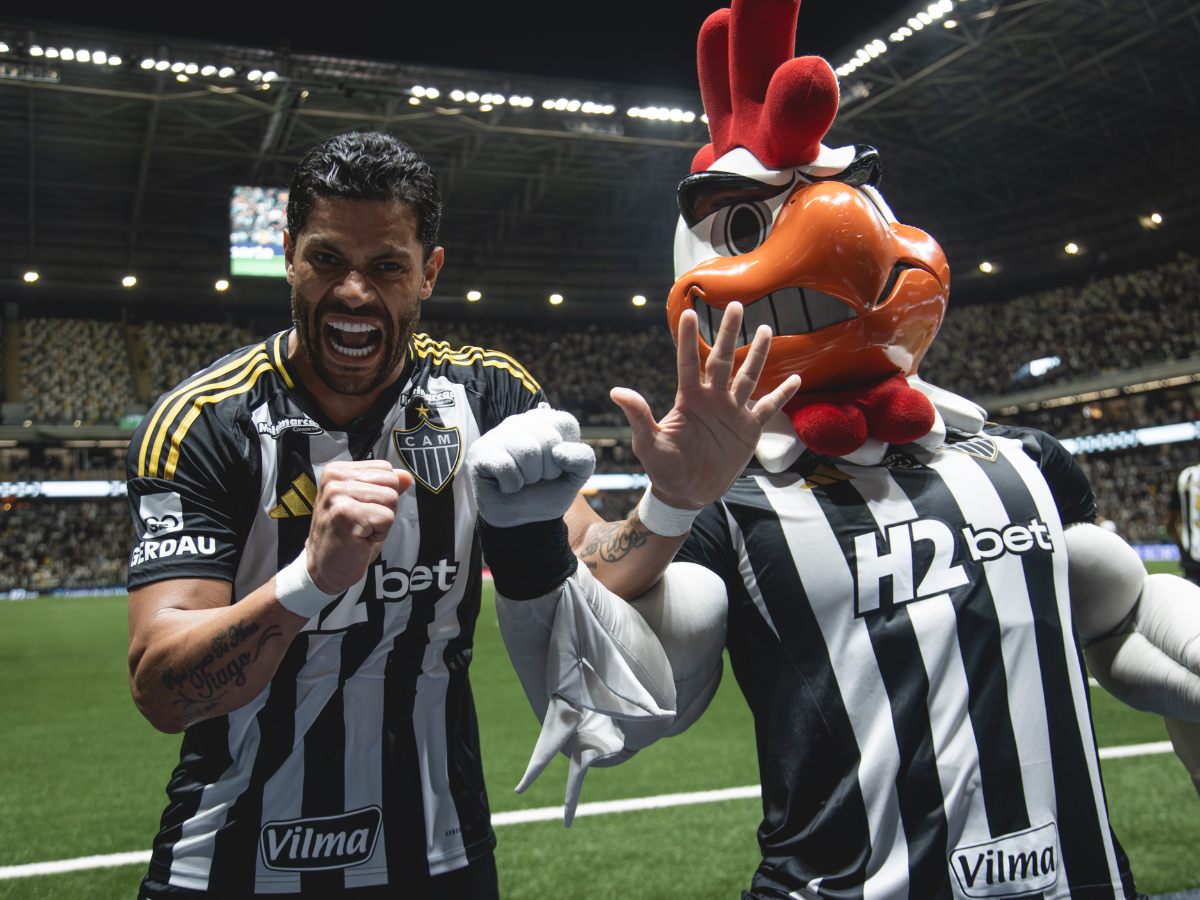 hulk-chega-aos-500-gols:-relembre-os-brasileiros-que-tambem-atingiram-a-marca