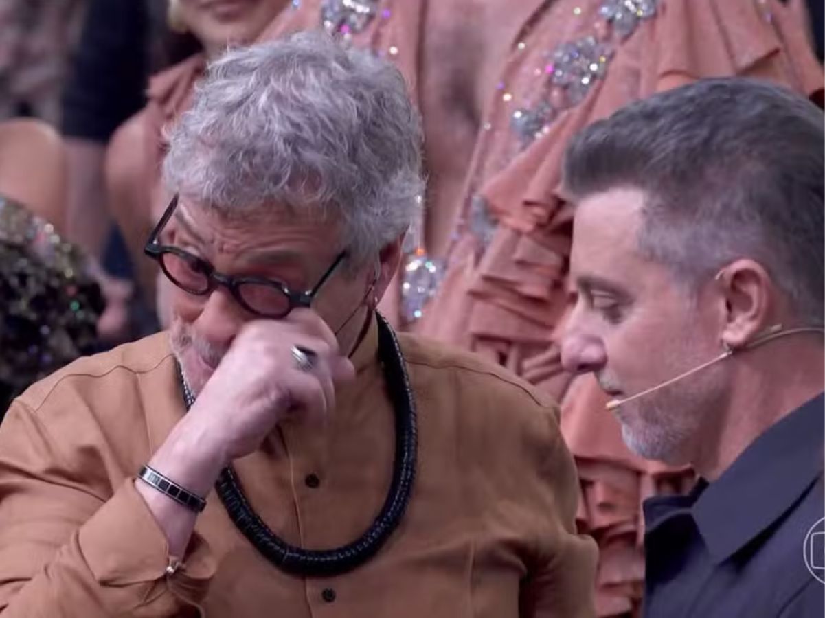 carlinhos-de-jesus-emociona-ao-voltar-a-caminhar-apos-diagnostico-de-doenca-autoimune