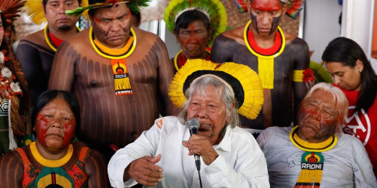 Cacique Raoni critica exploração de petróleo na Amazônia durante COP30