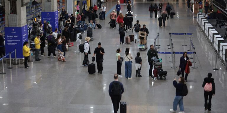 Turismo internacional no Brasil bate recorde em 2025