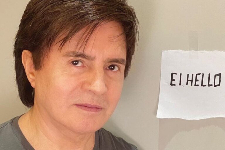 Xororó revela que levou tiro em apresentação e mostra cicatriz