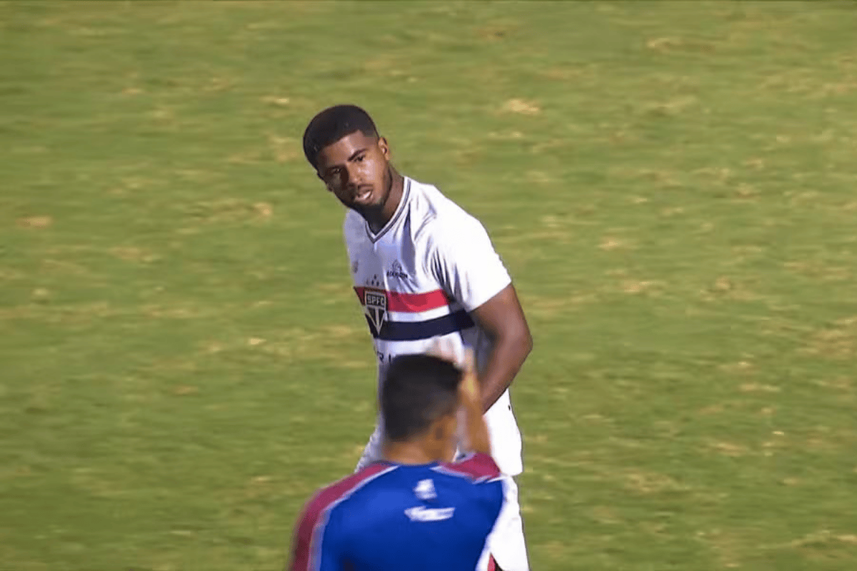 jogador-do-sao-paulo-acusa-atacante-do-fortaleza-de-racismo-no-sub-20