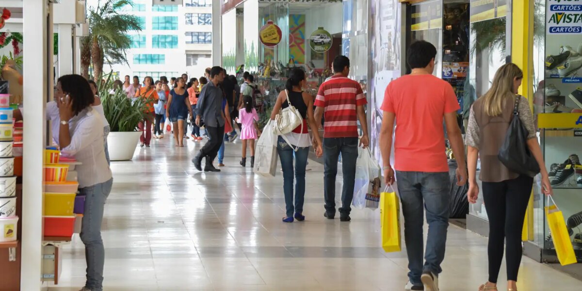 vendas-no-comercio-caem-0,3%-em-setembro;-quinta-queda-em-seis-meses