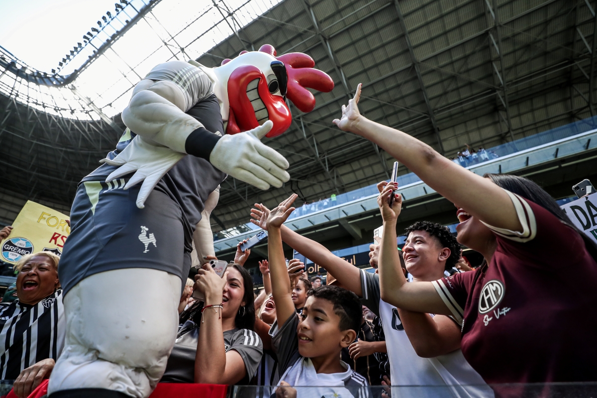 atletico-mg-promove-acao-social-para-vitimas-do-parana-em-final.-veja