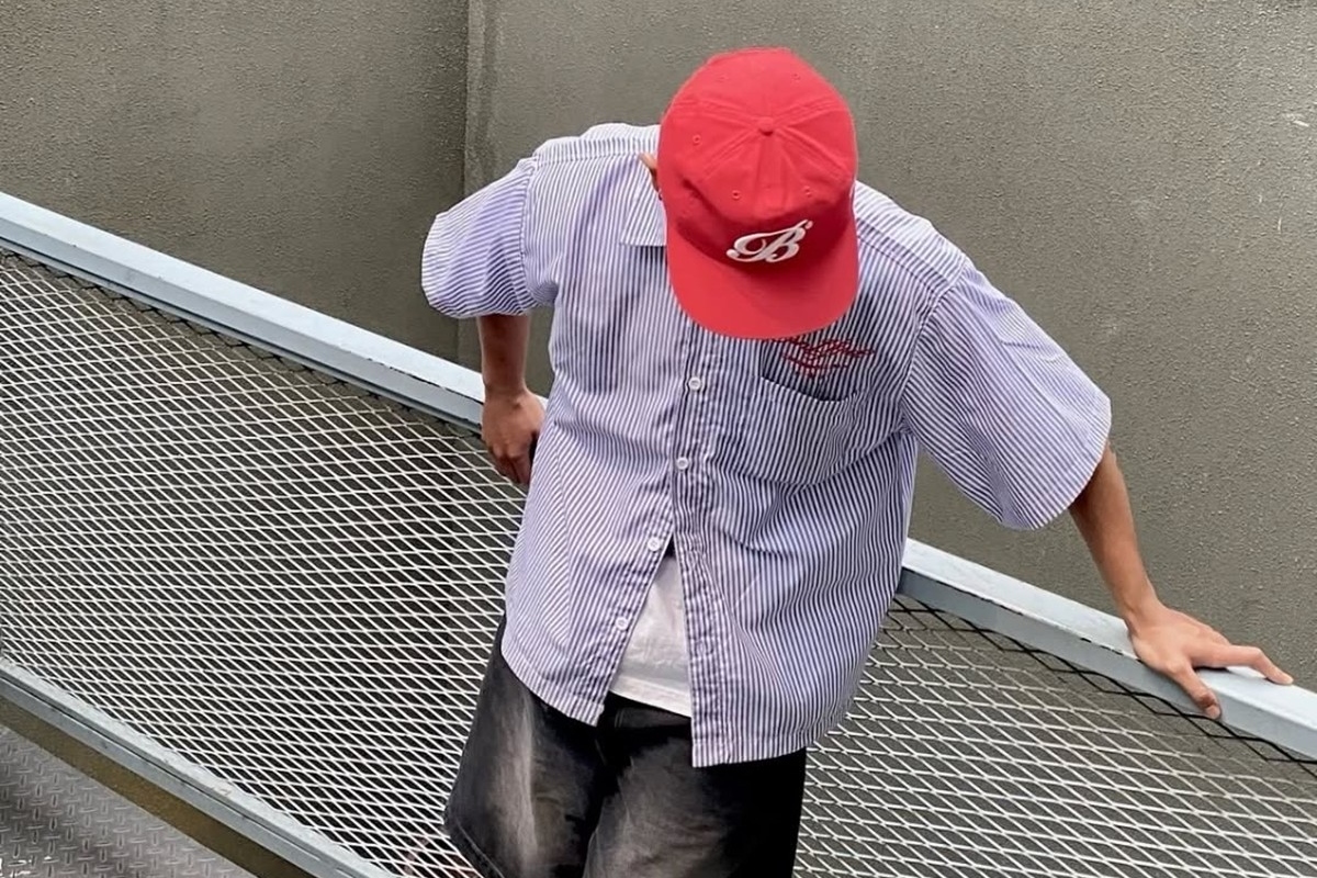 camisas-boxy-sao-tendencia-pela-versatilidade-para-uma-rotina-fashion