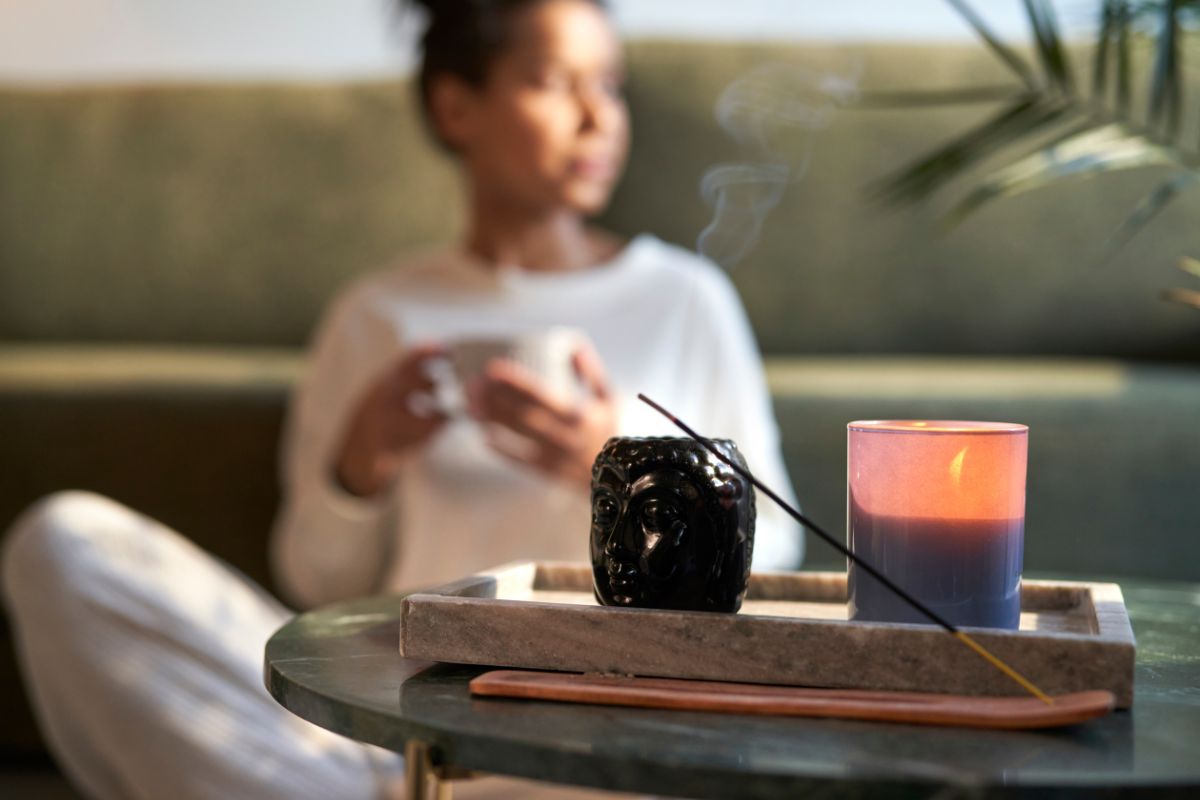 veja-como-usar-incensos-para-atrair-amor,-paz-e-prosperidade