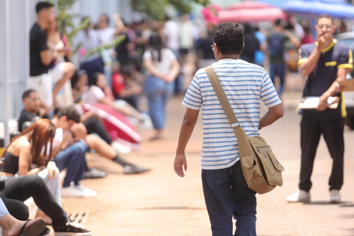 enem-2025:-estudantes-do-df-encaram-segundo-dia-de-prova-com-confianca