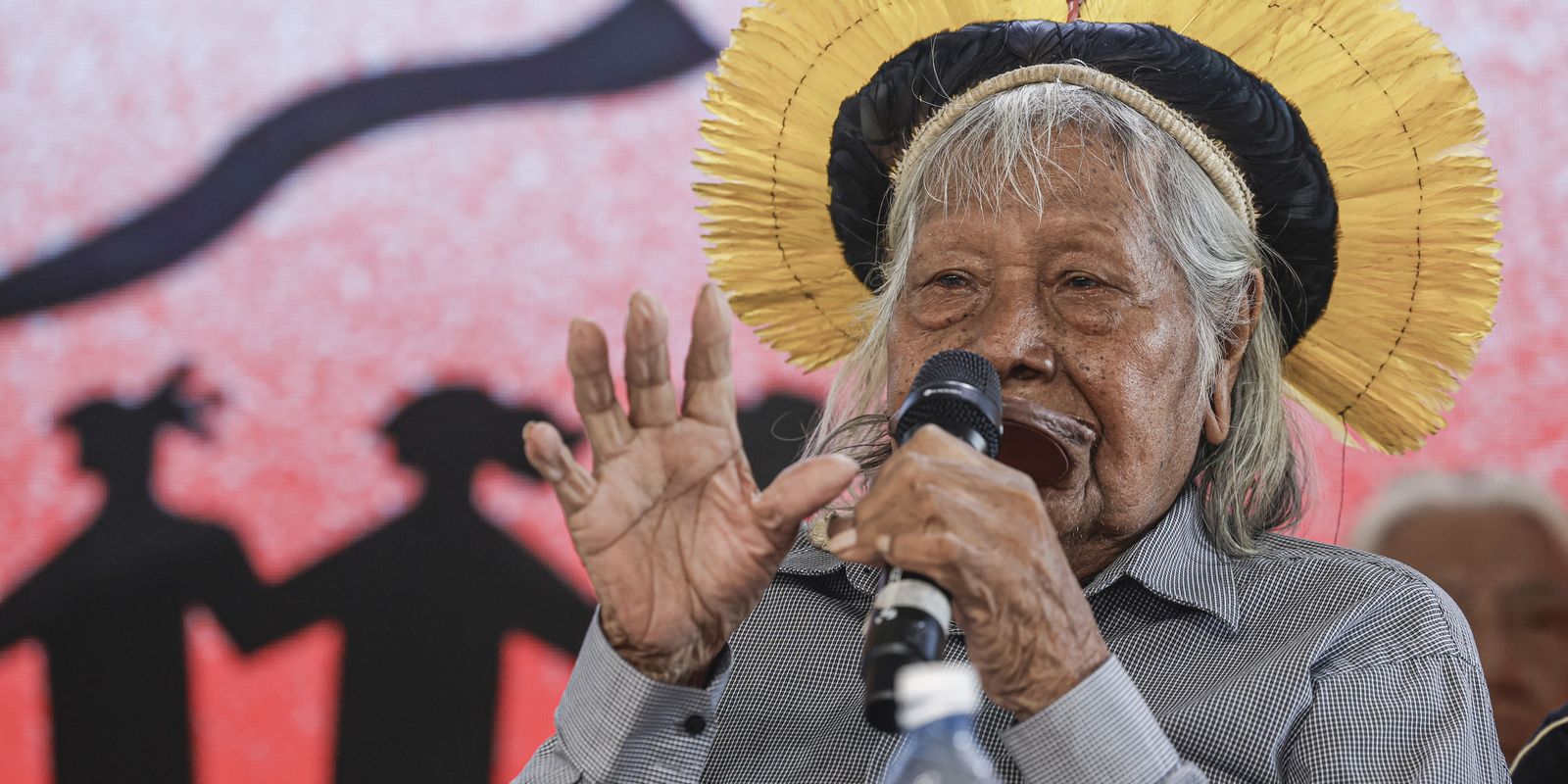 Ao encerrar Cúpula dos Povos, Cacique Raoni pede que luta continue