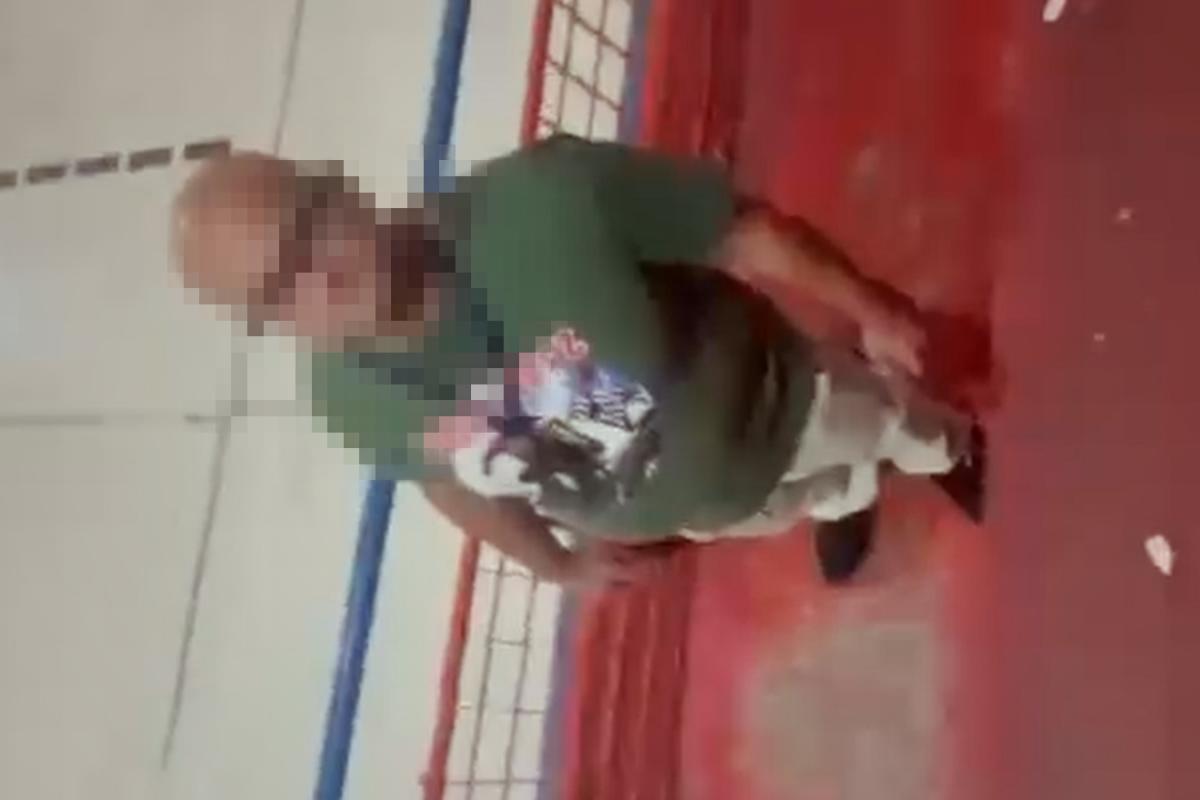 professor-filma-o-proprio-penis-com-celular-de-adolescente-em-sp