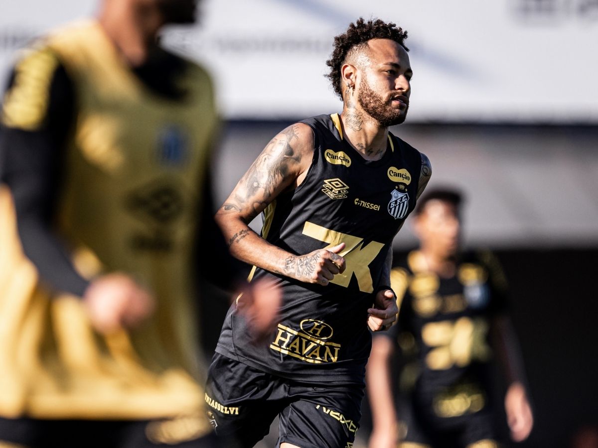 “neymar-esta-entre-os-jogadores-que-podem-ir-a-copa-do-mundo”,-diz-carlo-ancelotti