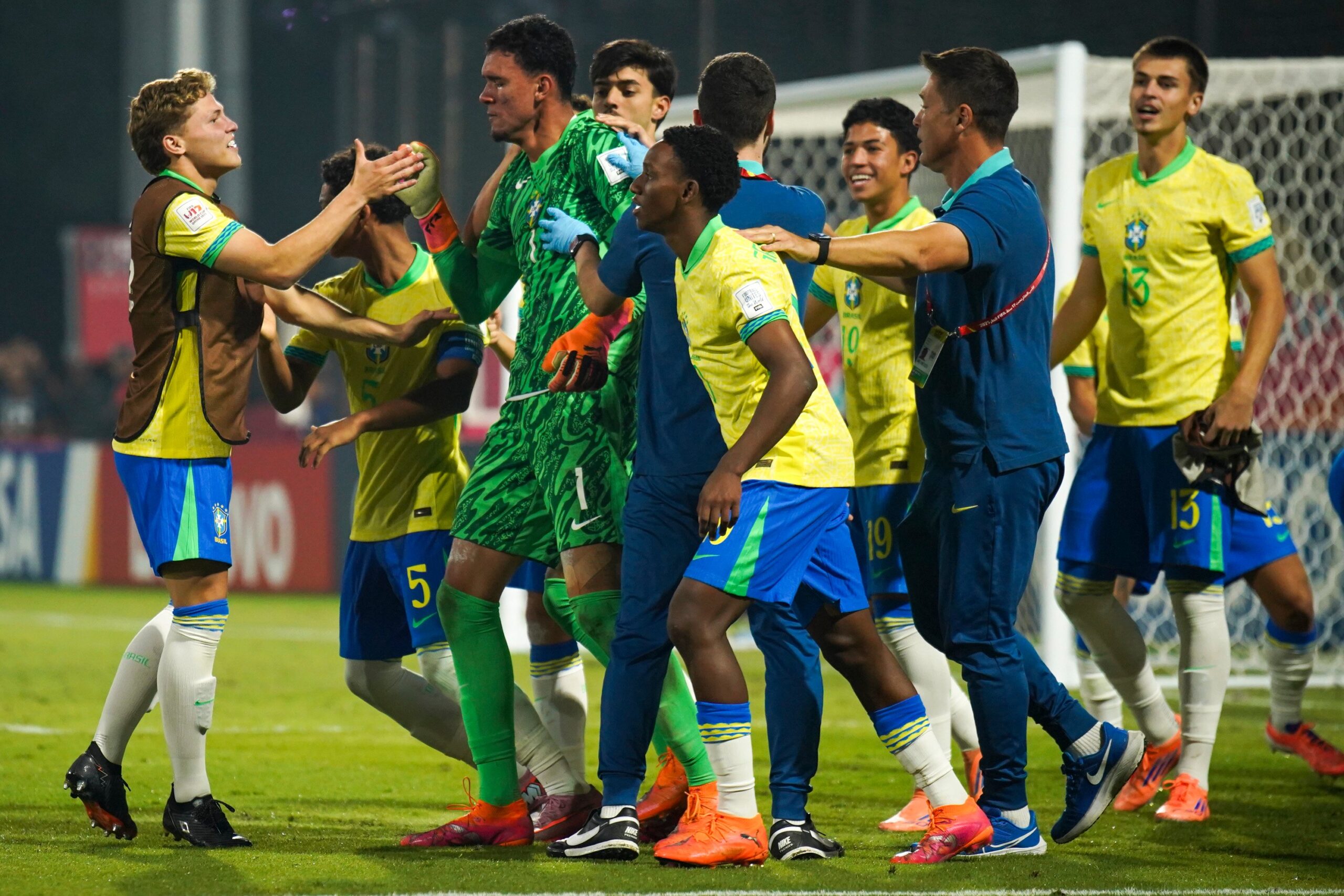 Brasil vence a França e avanca às quartas de final da Copa do Mundo sub-17 Brasil vence a França e avanca às quartas de final da Copa do Mundo sub-17