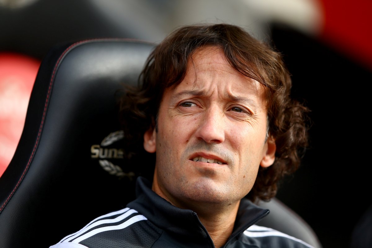 ex-jogador-do-tottenham-e-suspenso-por-gesto-racista-na-k-league