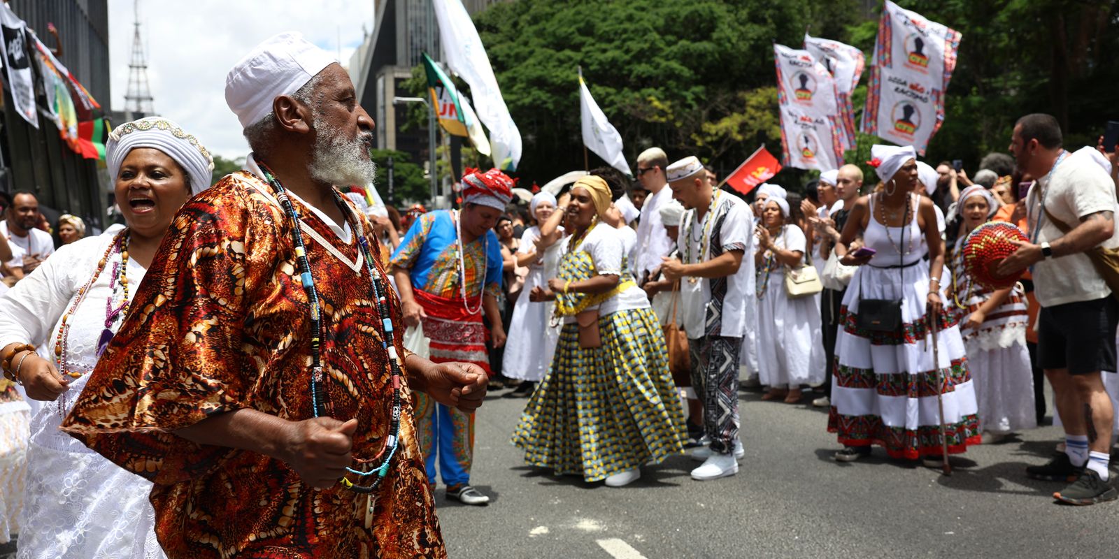 Consciência Negra: ato na Avenida Paulista reúne militância e cultura