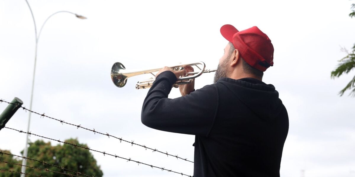 manifestantes-favoraveis-e-contrarios-a-bolsonaro-fazem-atos-na-pf