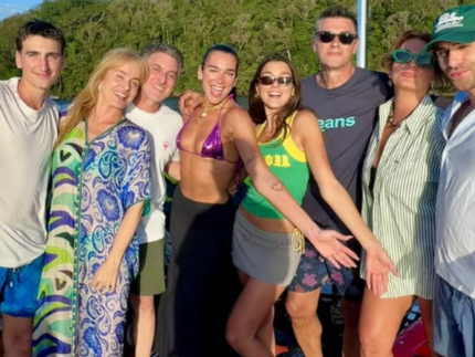 luciano-huck-e-angelica-recebem-dua-lipa-e-familia-em-angra-dos-reis:-“prazer-enorme”