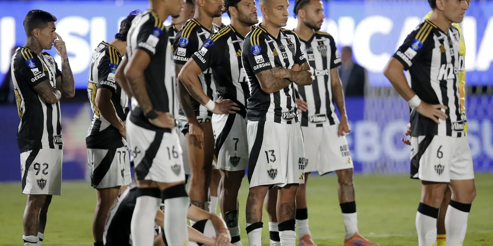 Lanús supera Atlético-MG nos pênaltis e é bicampeão da Sul-Americana