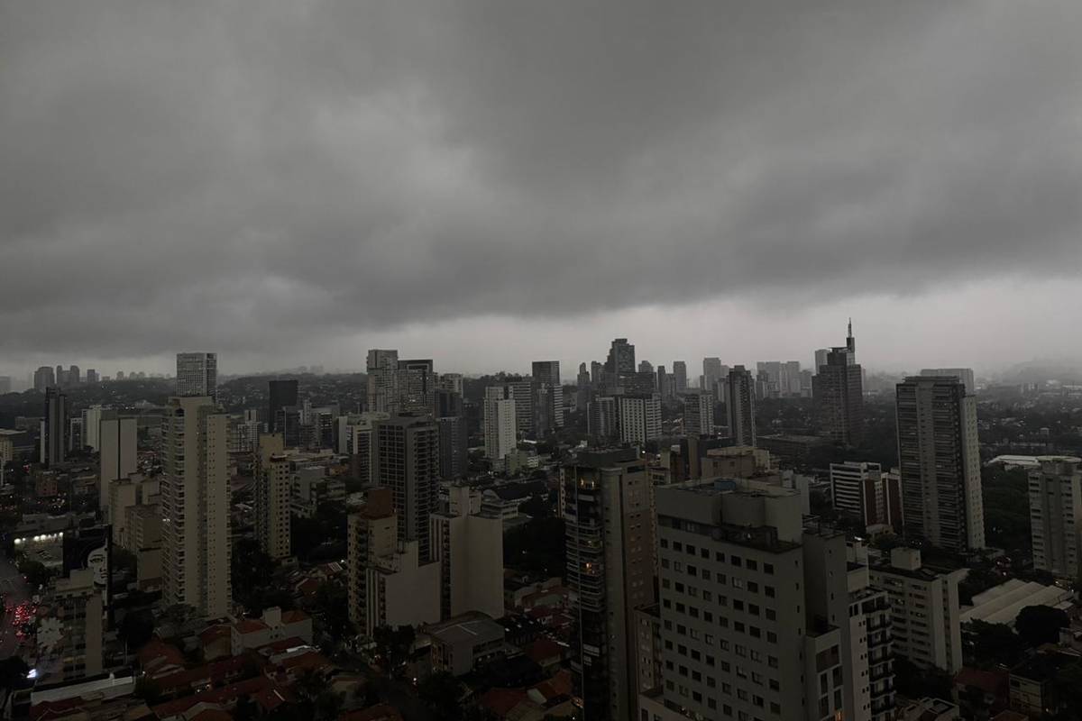 sp:-defesa-civil-alerta-para-chuva-forte-e-queda-de-temperatura