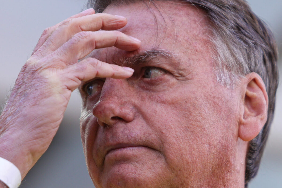 “surto”-relatado-por-bolsonaro-estaria-ligado-ao-uso-de-medicamentos