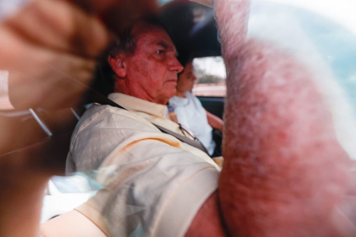 “certa-paranoia”,-diz-bolsonaro-ao-justificar-violacao-de-tornozeleira