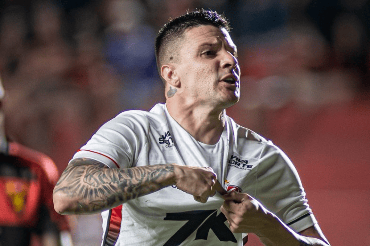 brasileirao:-confira-os-melhores-momentos-de-sport-1-x-3-vitoria