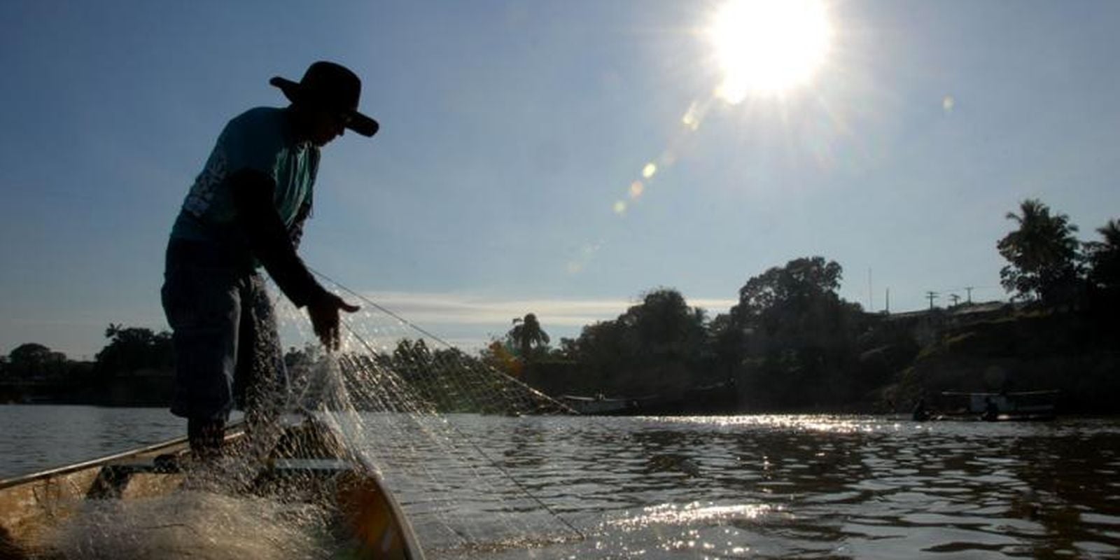 Pescadores do Acre recebem seguro-defeso