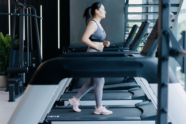 Iniciantes e sedentários: conheça o cardio mais seguro e como começar