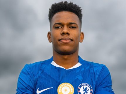 estevao-nao-e-yamal:-tecnico-do-chelsea-freia-comparacoes-antes-de-duelo-na-champions