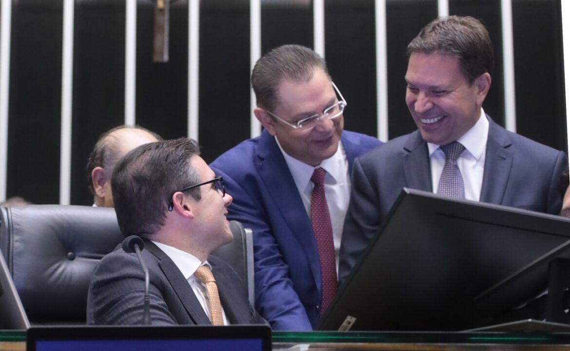 motta-evita-antecipar-futuro-de-ramagem-na-camara-e-aguarda-stf