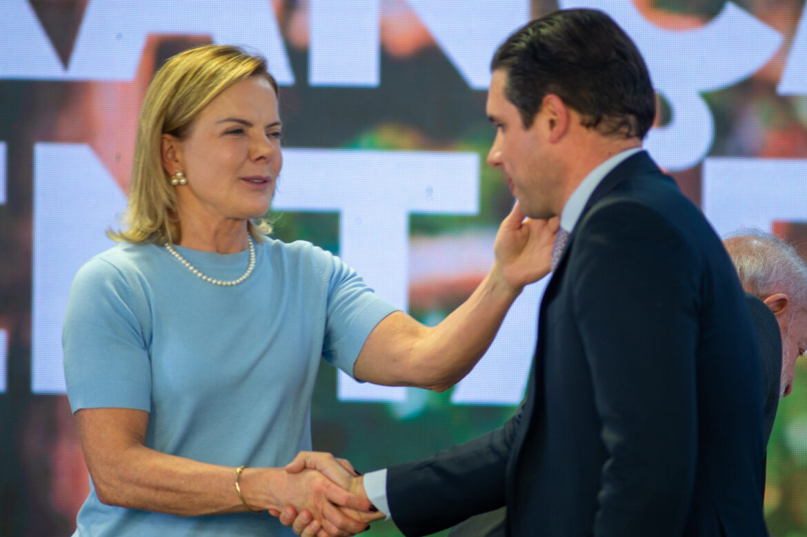 motta-indica-que-crise-com-o-pt-tambem-inviabiliza-relacao-com-gleisi