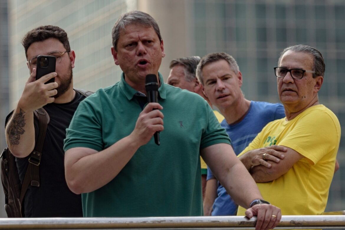 tarcisio-promete-luta-por-anistia-a-bolsonaro-e-diz-nao-temer desgaste