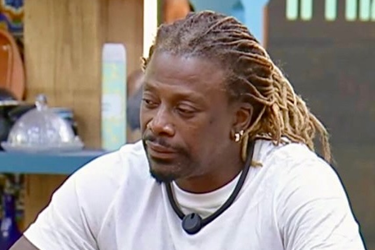 a-fazenda-17:-peao-e-expulso-ao-vivo-apos-dar-soco-na-cara-de-rival