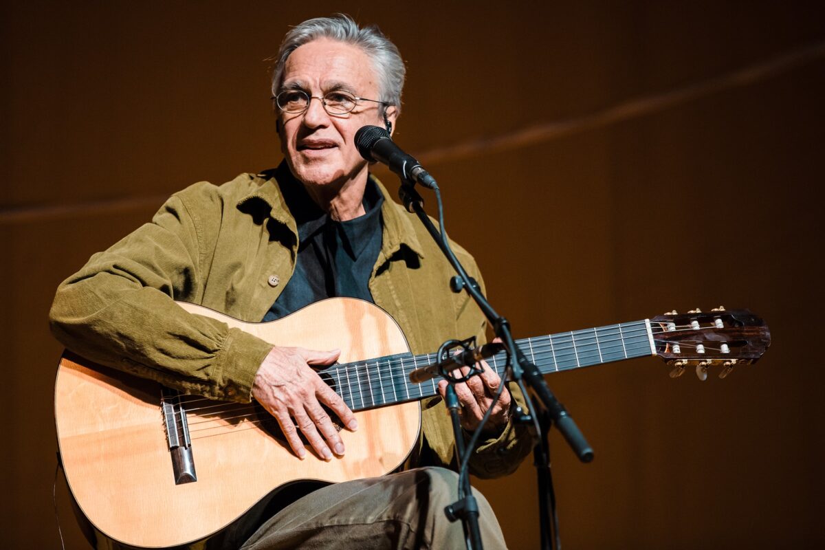 transa:-o-album-que-caetano-veloso-fez-no-exilio-e-virou-obra-prima