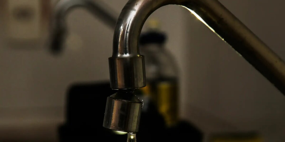 brasil-perde-6-mil-piscinas-de-agua-tratada-por-dia,-diz-estudo